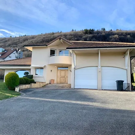 Villa 5 Bed Villa, 6 Baths, View And Beautiful Pool Divonne-les-Bains