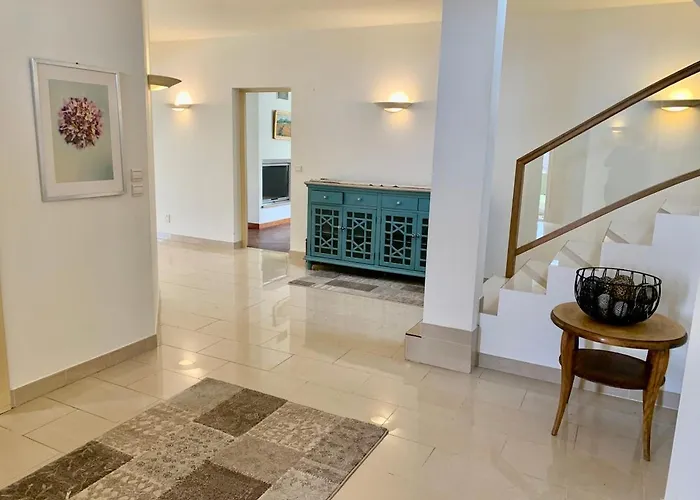 5 Bed Villa, 6 Baths, View And Beautiful Pool Divonne-les-Bains