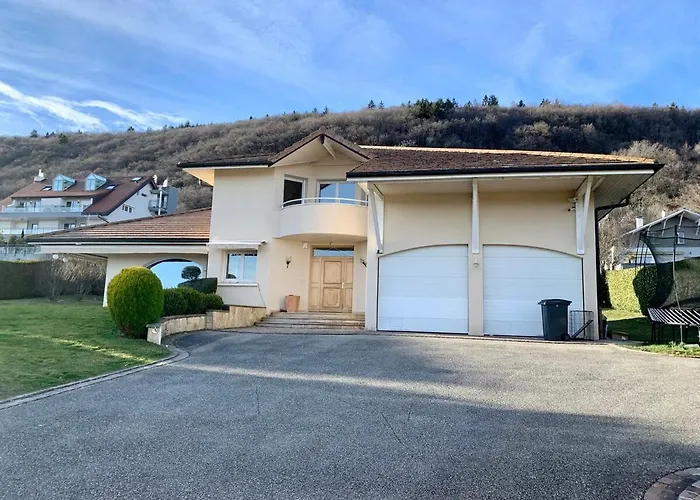 Villa 5 Bed Villa, 6 Baths, View And Beautiful Pool Divonne-les-Bains