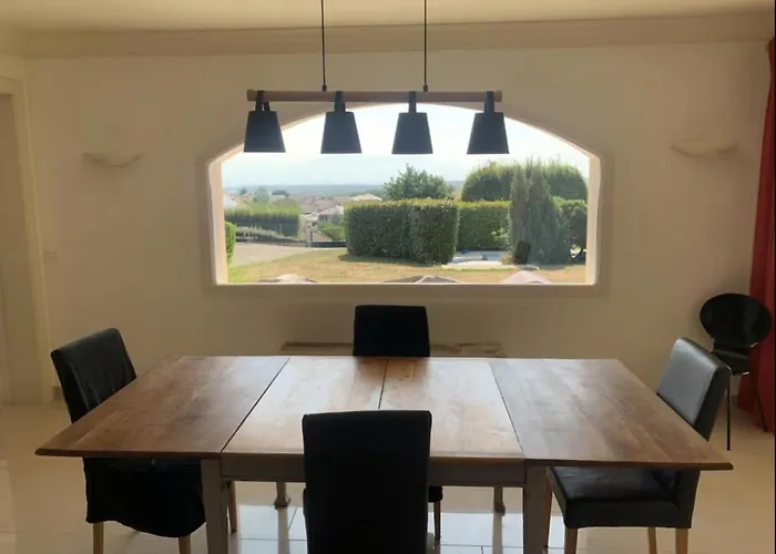 Villa 5 Bed Villa, 6 Baths, View And Beautiful Pool Divonne-les-Bains