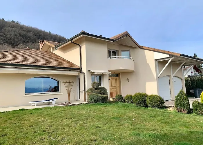5 Bed Villa, 6 Baths, View And Beautiful Pool *
