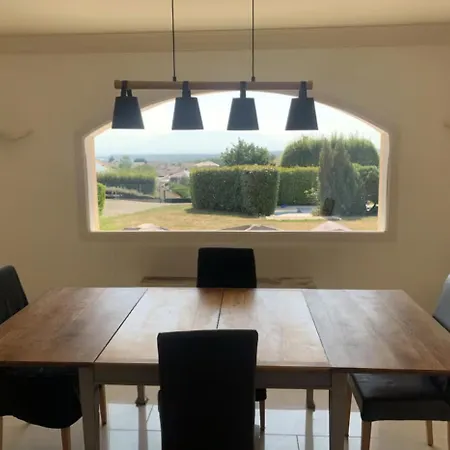 Villa 5 Bed Villa, 6 Baths, View And Beautiful Pool Divonne-les-Bains