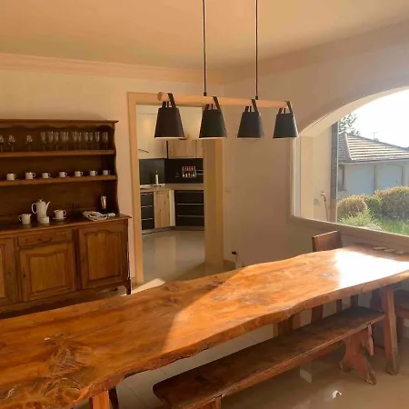 5 Bed Villa, 6 Baths, View And Beautiful Pool Divonne-les-Bains